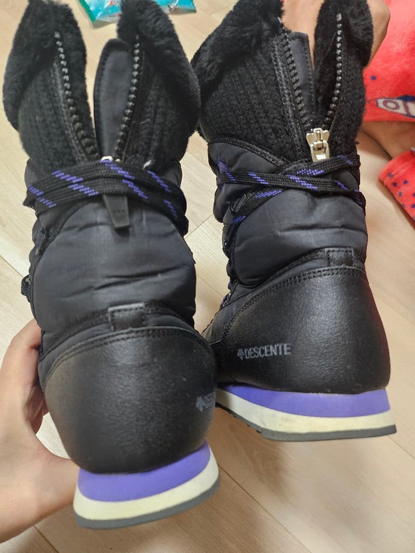 DESCENTE 黒ファーブーツ