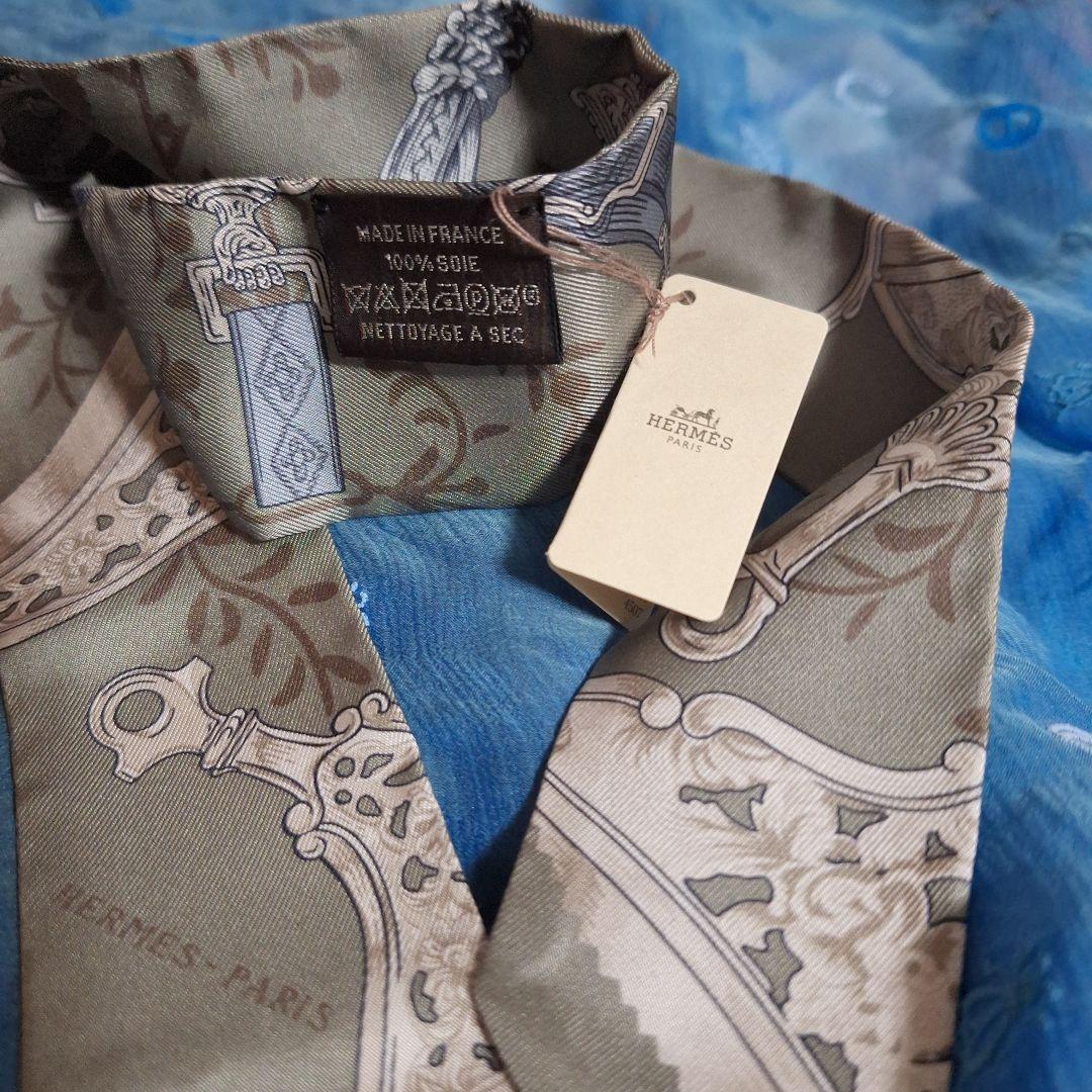 HERMES　ツイリー　シルク100% グレー系