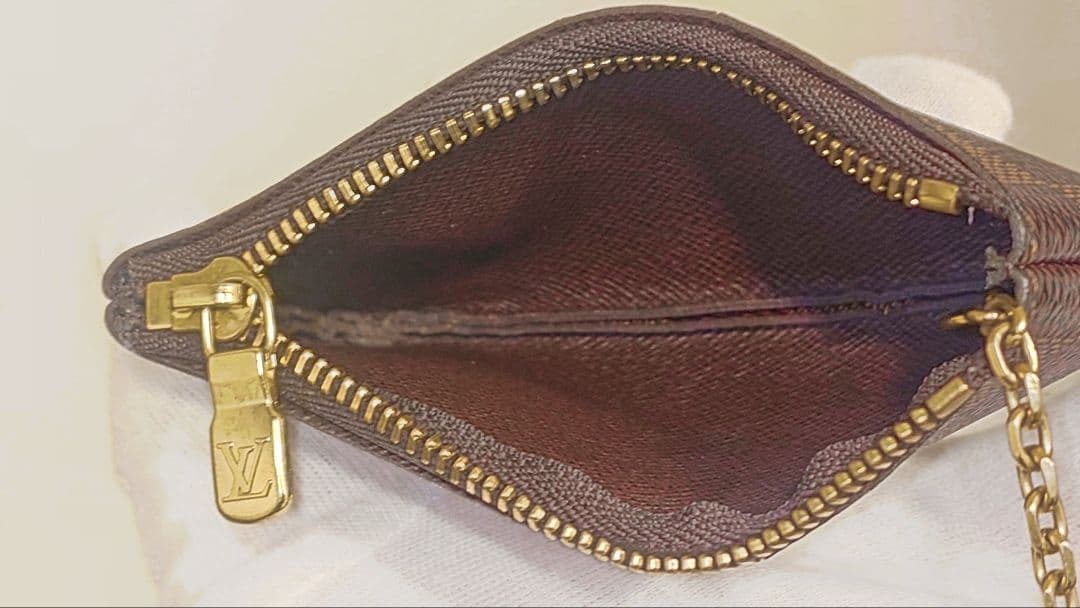 Louis Vuitton ダミエキーケース カラビナ付き