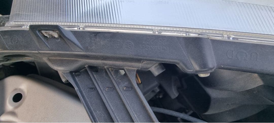 ヘッドライトユニット 車両モデル用 ZWR80G. 2016