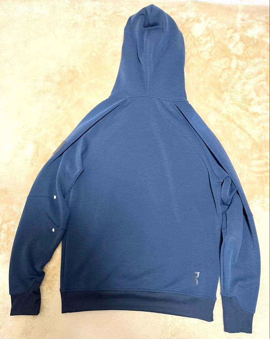 ON　Hoodie　オン　スイスデザイン　レア　フーディ　パーカー　紺　ネイビー