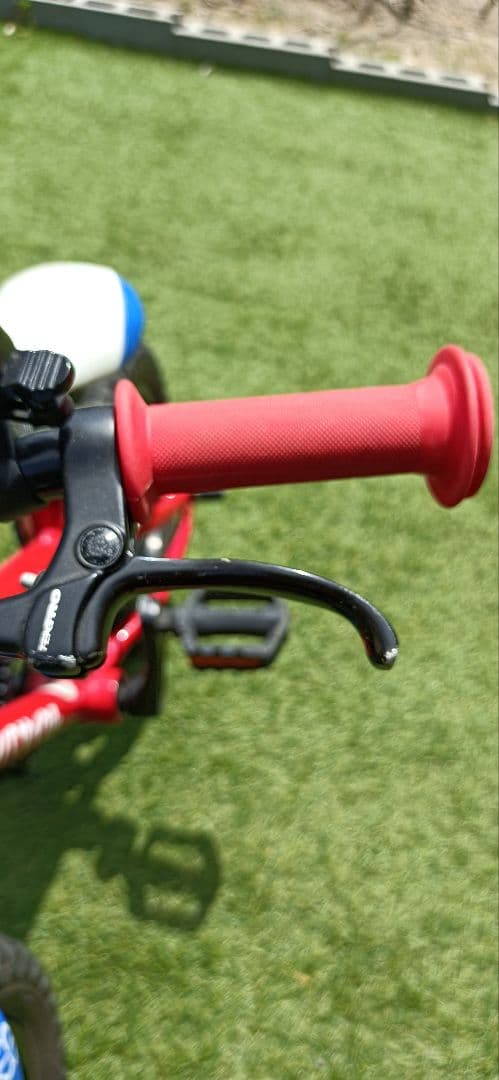 【お値下げ交渉可！】ヨツバサイクル　12インチ　ヒーローレッド