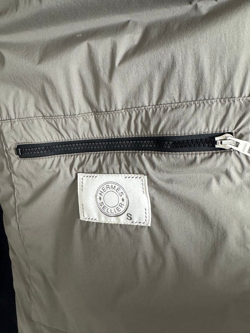 HERMES ダウンベスト　カーキ　XL