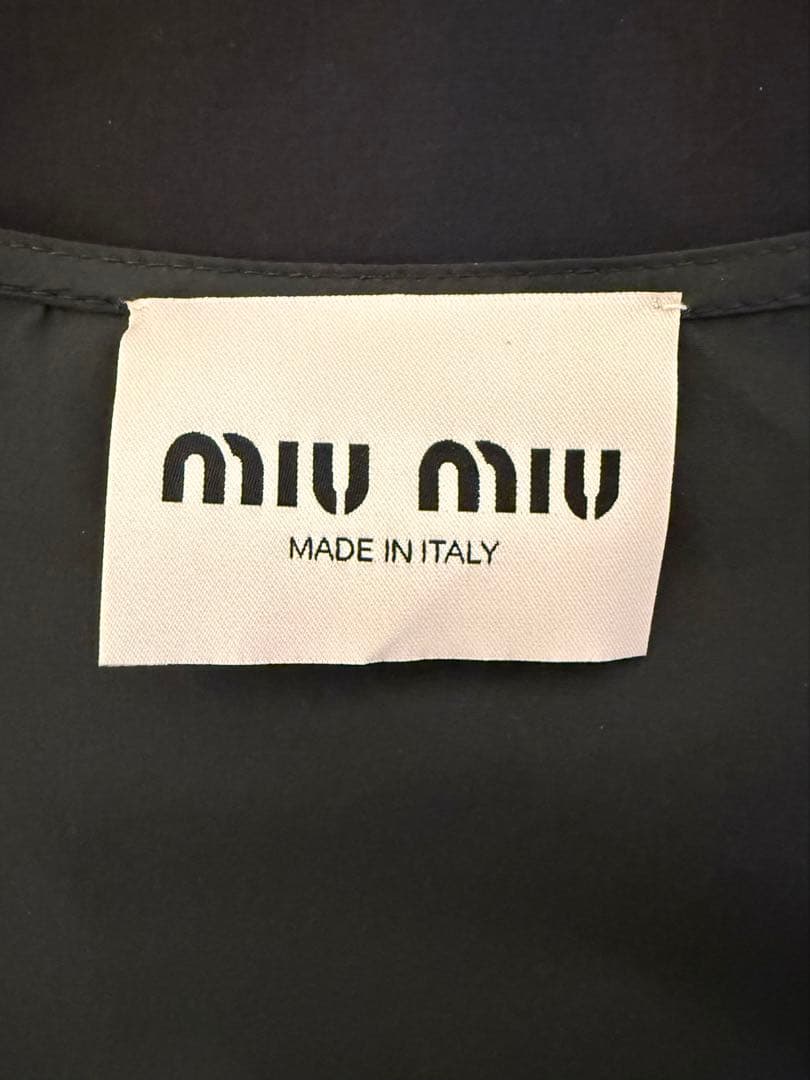 miumiuベスト　最終お値下げにいたします