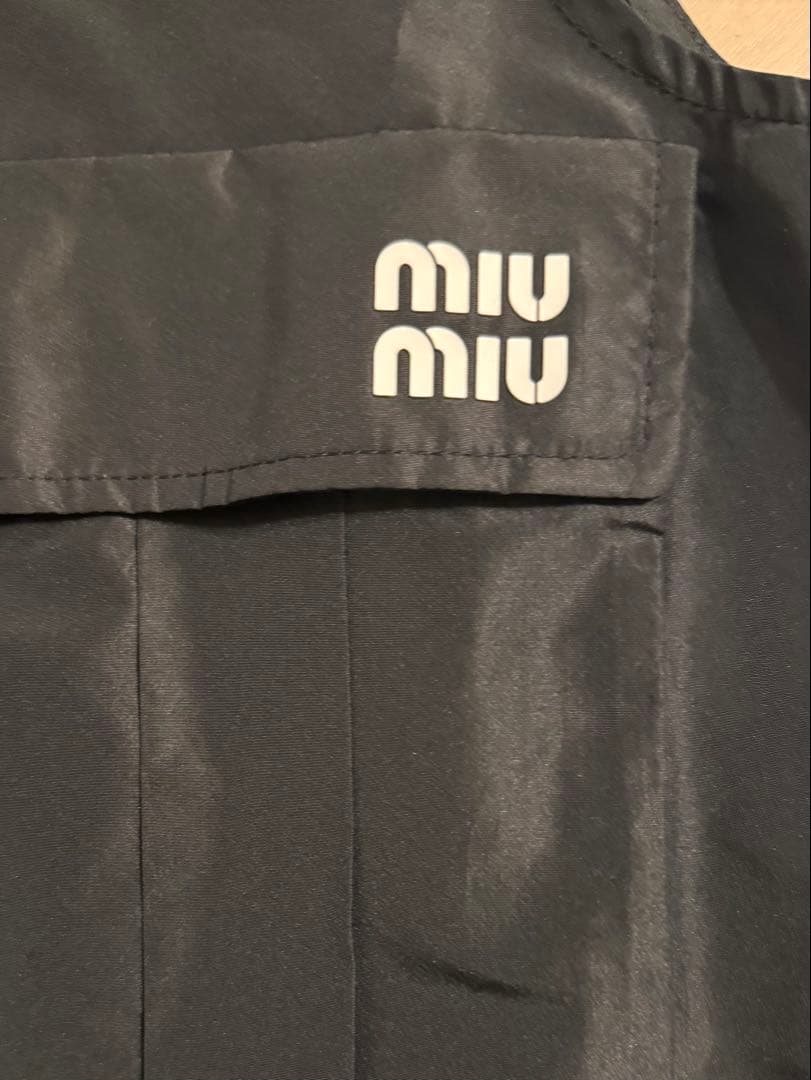 miumiuベスト　最終お値下げにいたします
