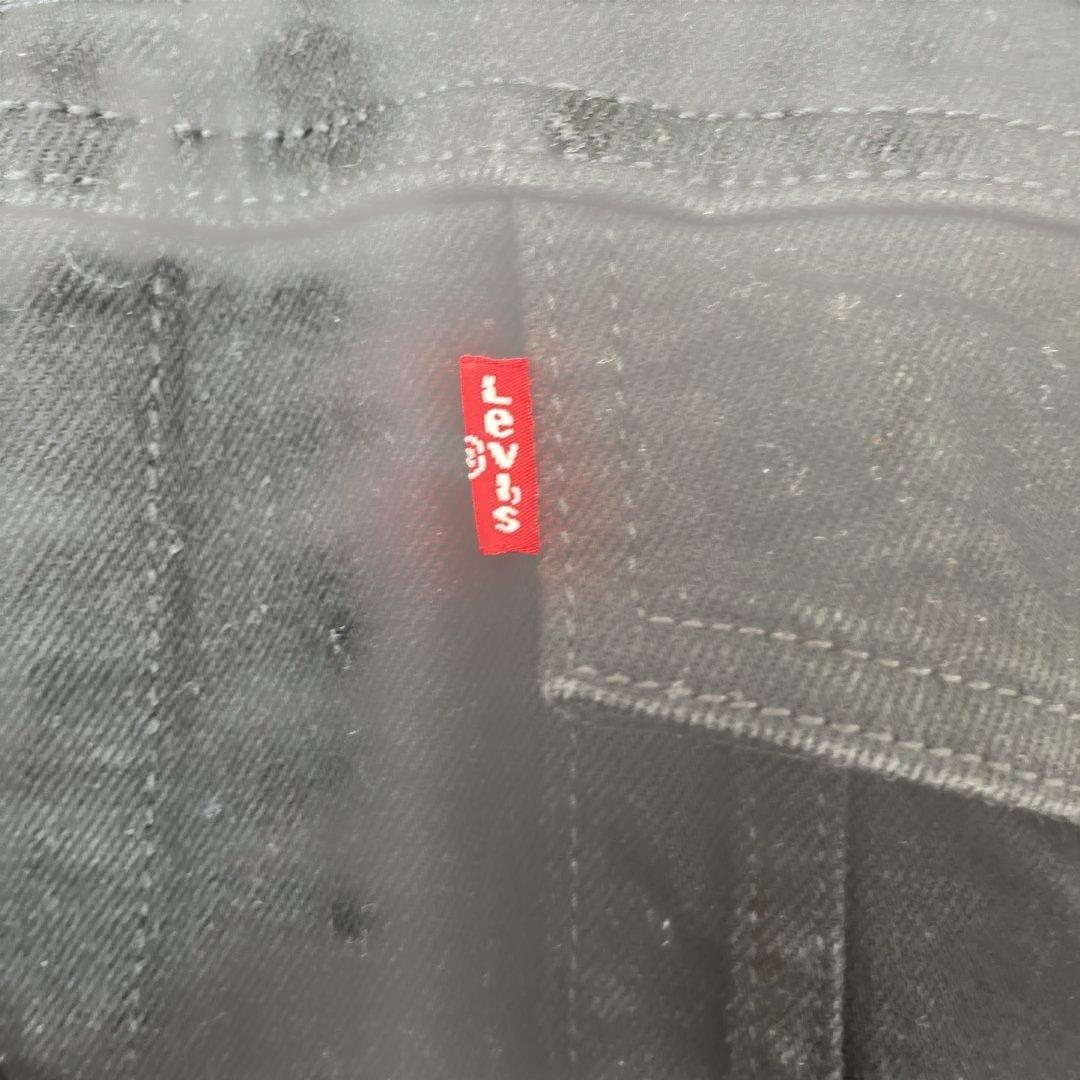 Levi's ブラック デニムジャケット　第二ボタン破損