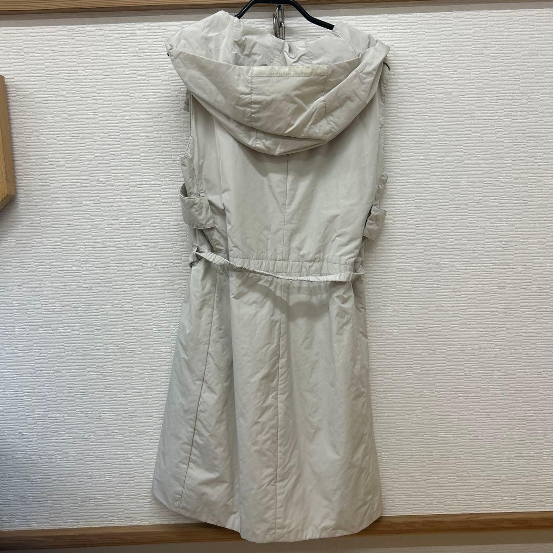 S MaxMara フード付きベージュベスト　ジレ