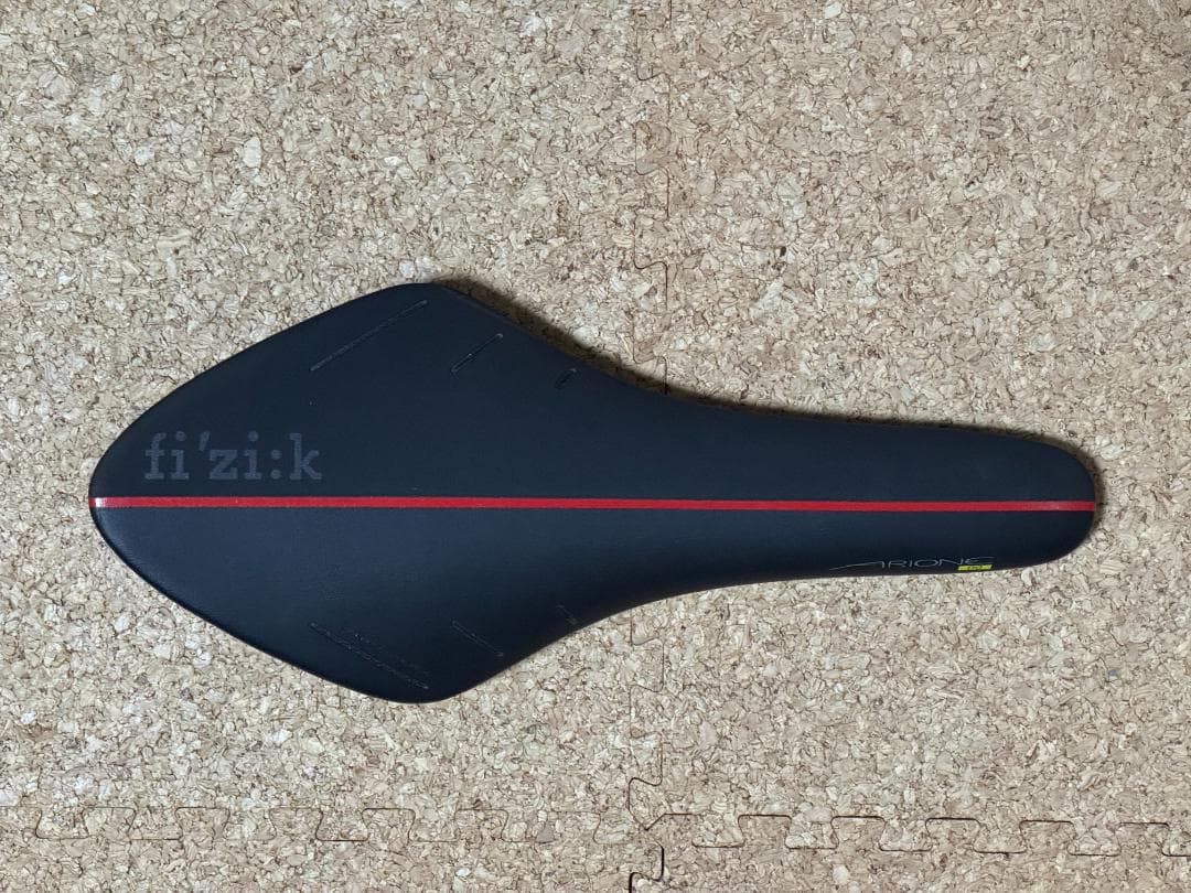 【中古】fi'zi:k ARIONE 00 カーボンサドル