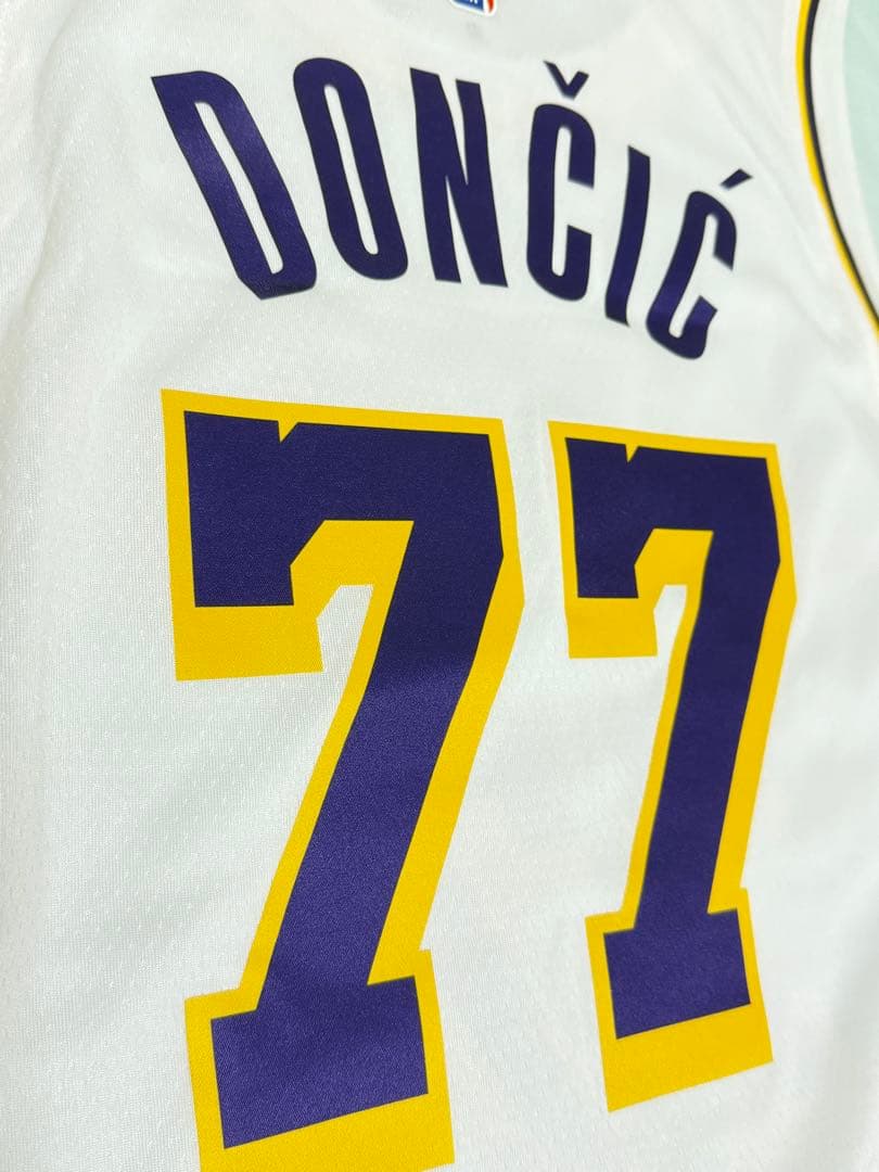 LAKERS DONČIĆ 77 ホワイト
