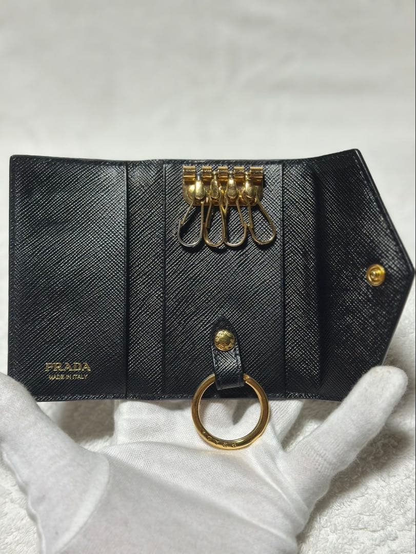PRADA プラダ キーケース 4連 サフィアーノ レザー 黒 ブラック