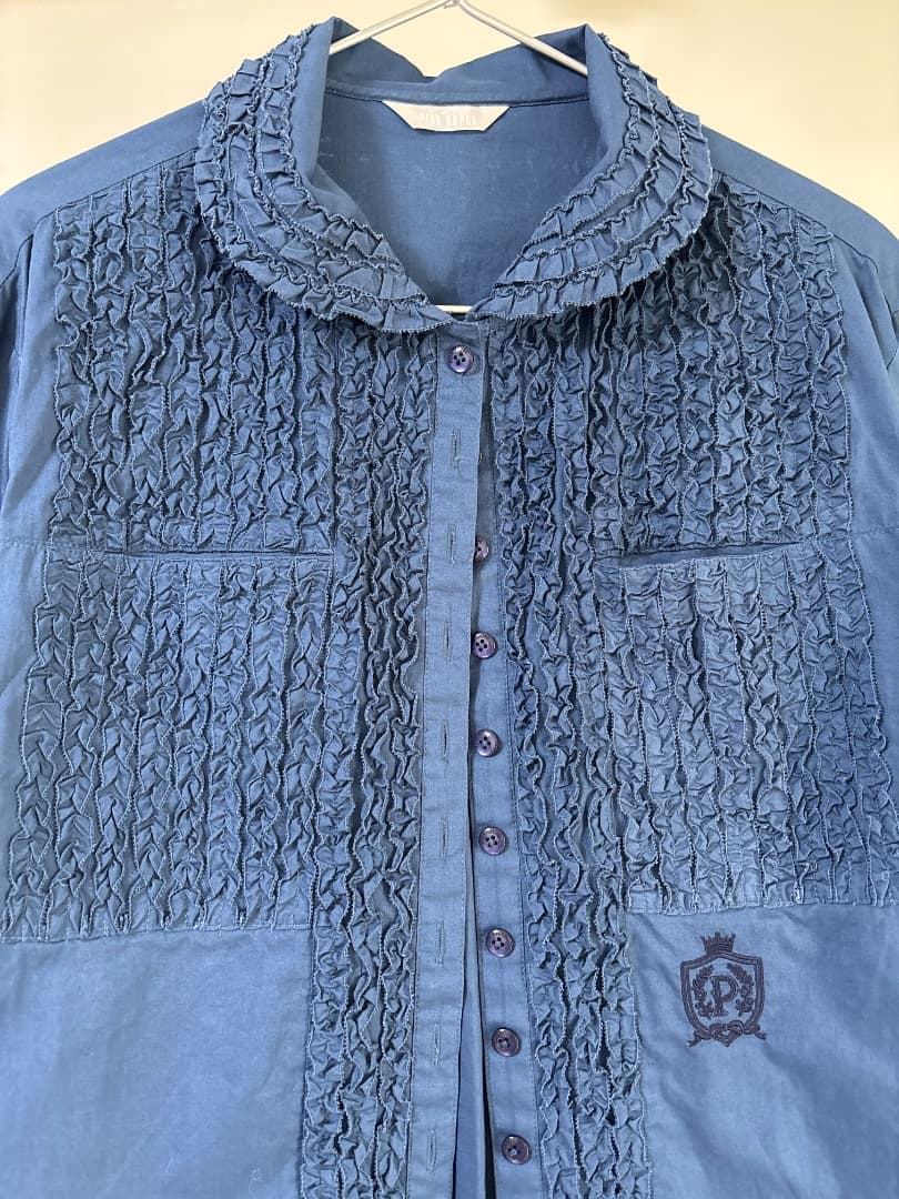 ★ほぼ新品　フリル付きネイビー長袖シャツ　M〜L