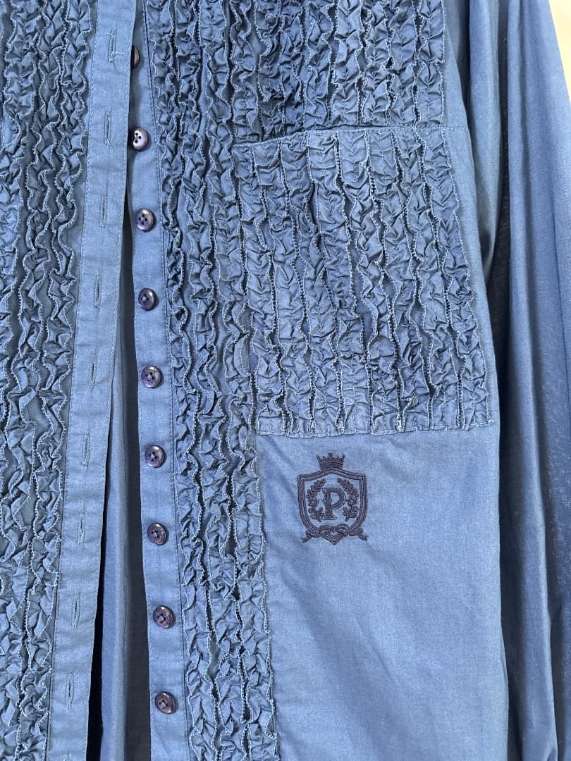★ほぼ新品　フリル付きネイビー長袖シャツ　M〜L