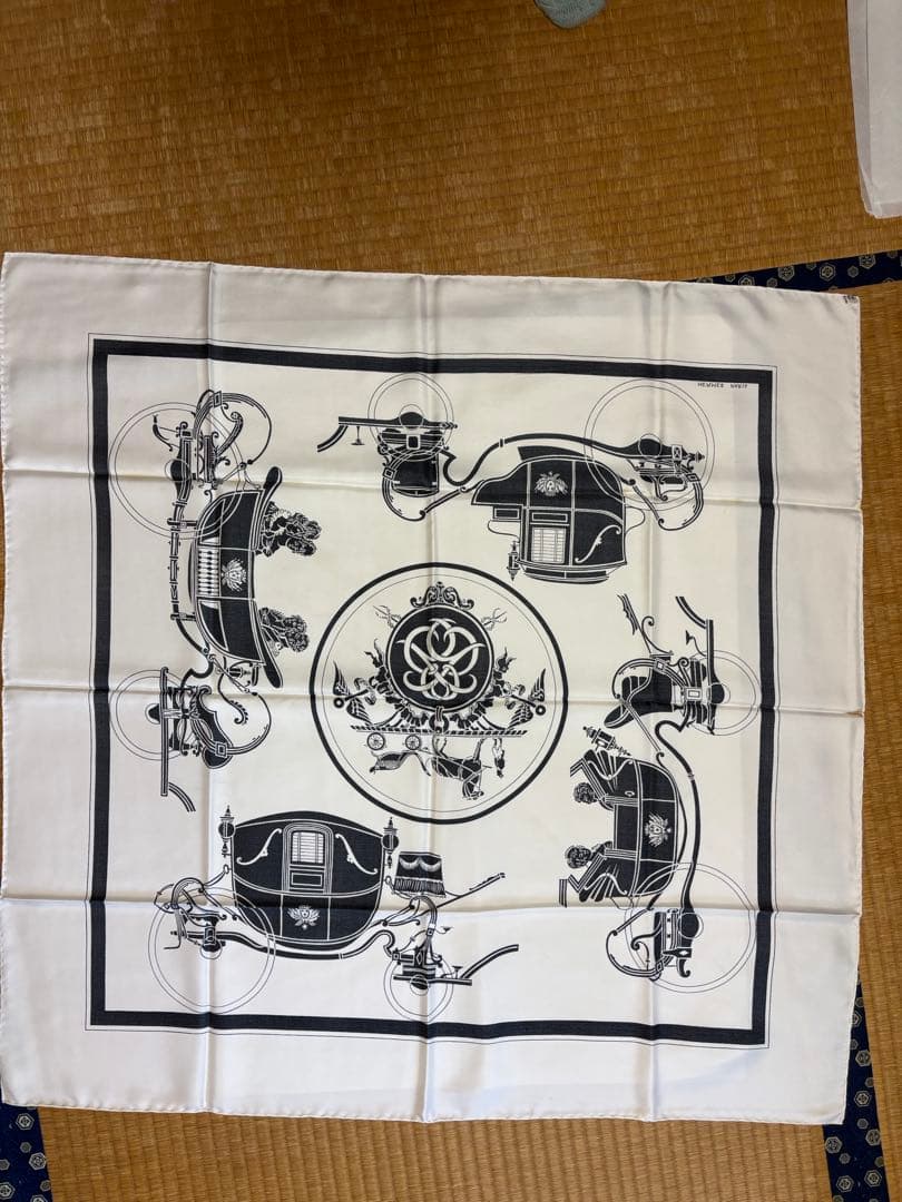 エルメス カレ90 シルクスカーフ 馬車 白黒 正規品