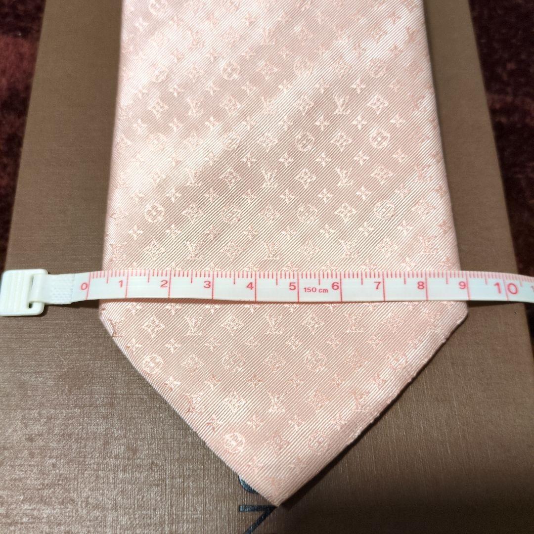 Louis Vuitton ピンク ネクタイ 箱付き