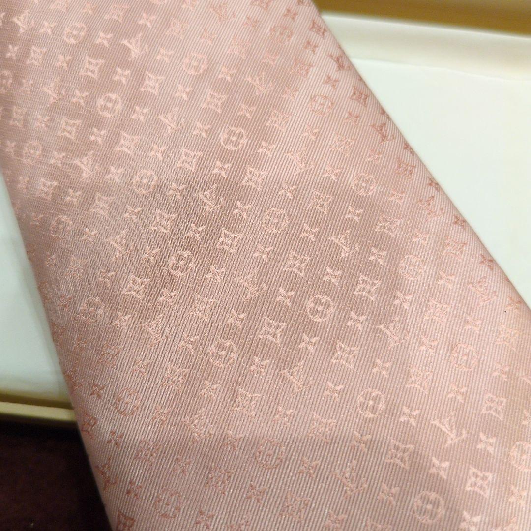 Louis Vuitton ピンク ネクタイ 箱付き