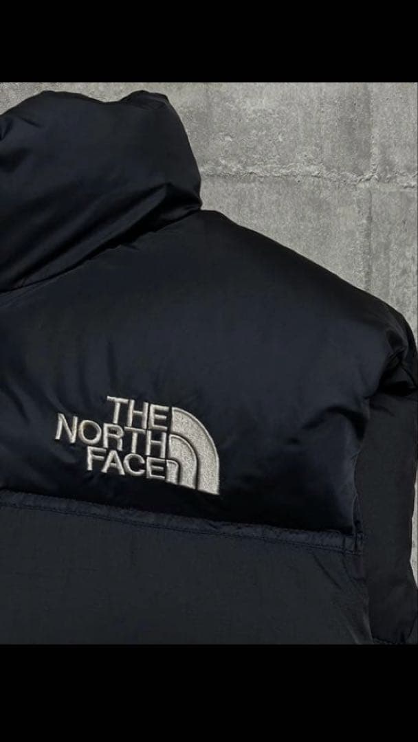 the north face センターロゴ ヌプシ ベスト ブラック 700