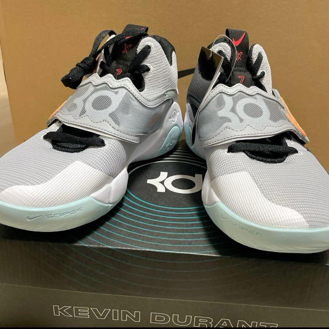 新品NIKEトレイ5XEPバッシュメンズ27cmスニーカーシューズ