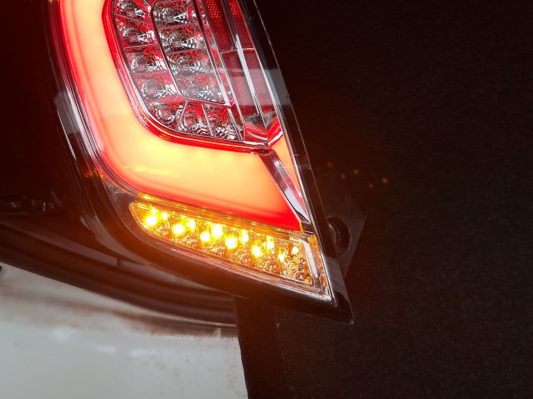 小太郎君様 アクアテールランプ NHP10 レウィーア
