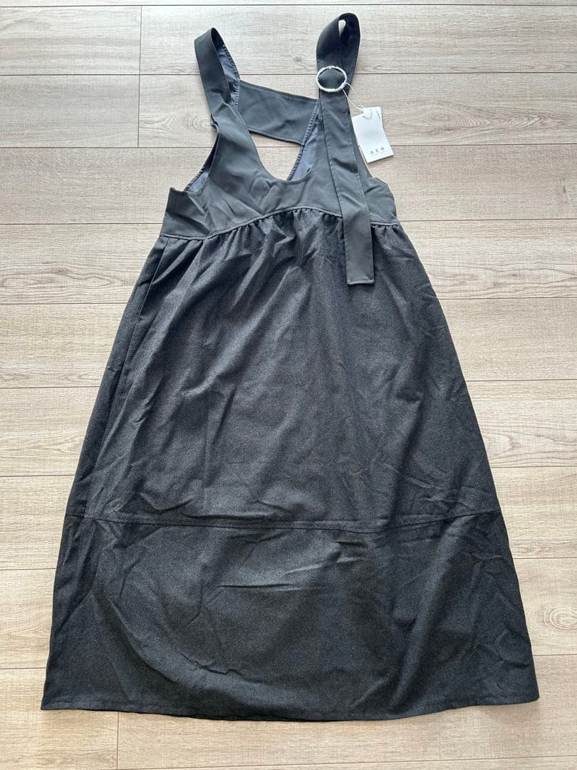 新品ADAM ET ROPE' ディープネックAラインワンピース　チャコール　F