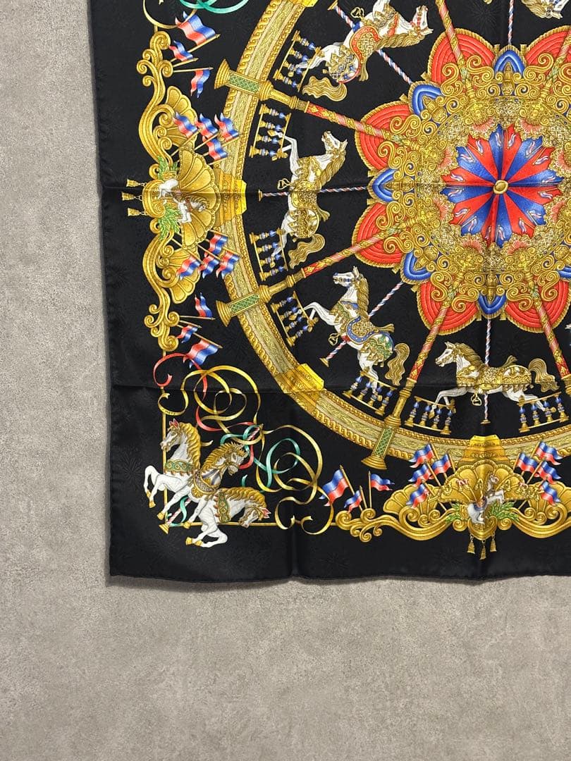 美品⭐︎HERMES エルメス⭐︎シルクスカーフ 「LUNA PARKルナパーク」