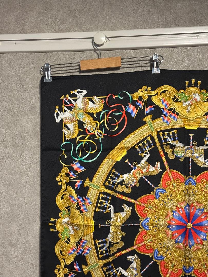 美品⭐︎HERMES エルメス⭐︎シルクスカーフ 「LUNA PARKルナパーク」