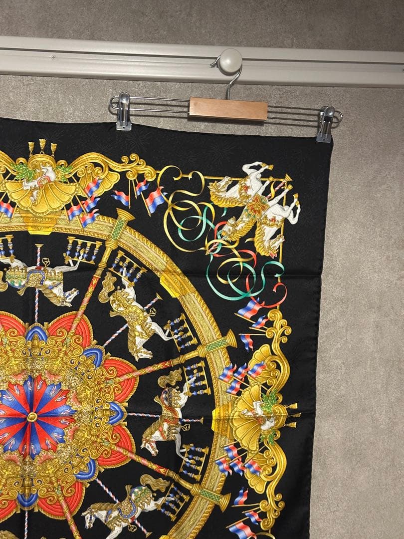 美品⭐︎HERMES エルメス⭐︎シルクスカーフ 「LUNA PARKルナパーク」