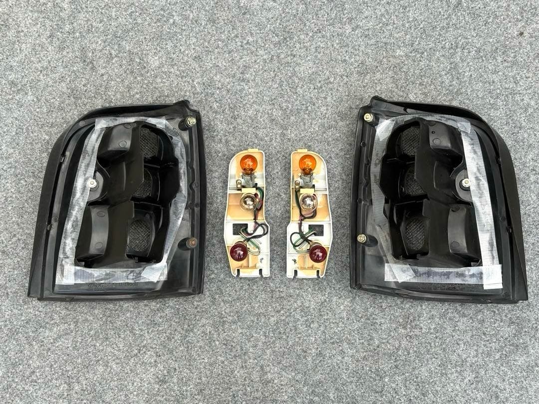日産マーチ（K11）用 クリアーテールランプ 左右セット