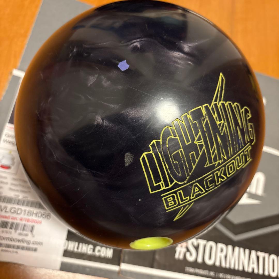 STORM LIGHTNING BLACKOUT 15ポンド ボウリングボール