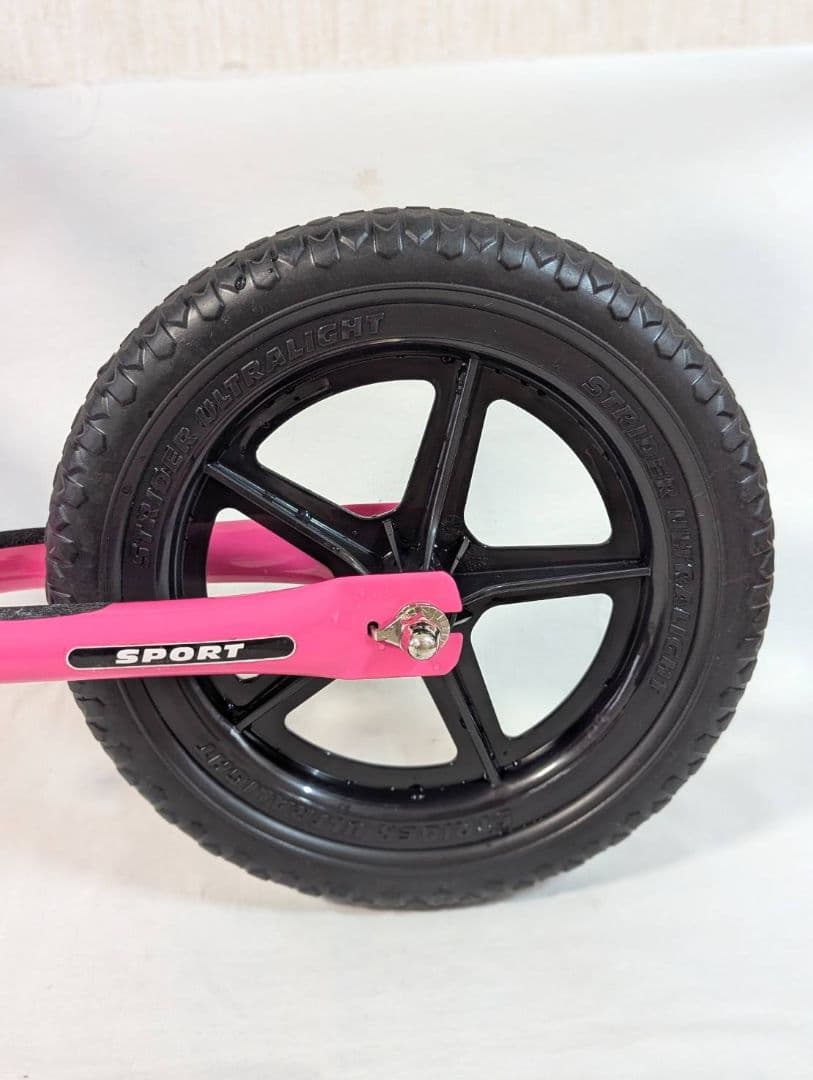 美品 ストライダー スポーツタイプ 12インチ ピンク キックバイク