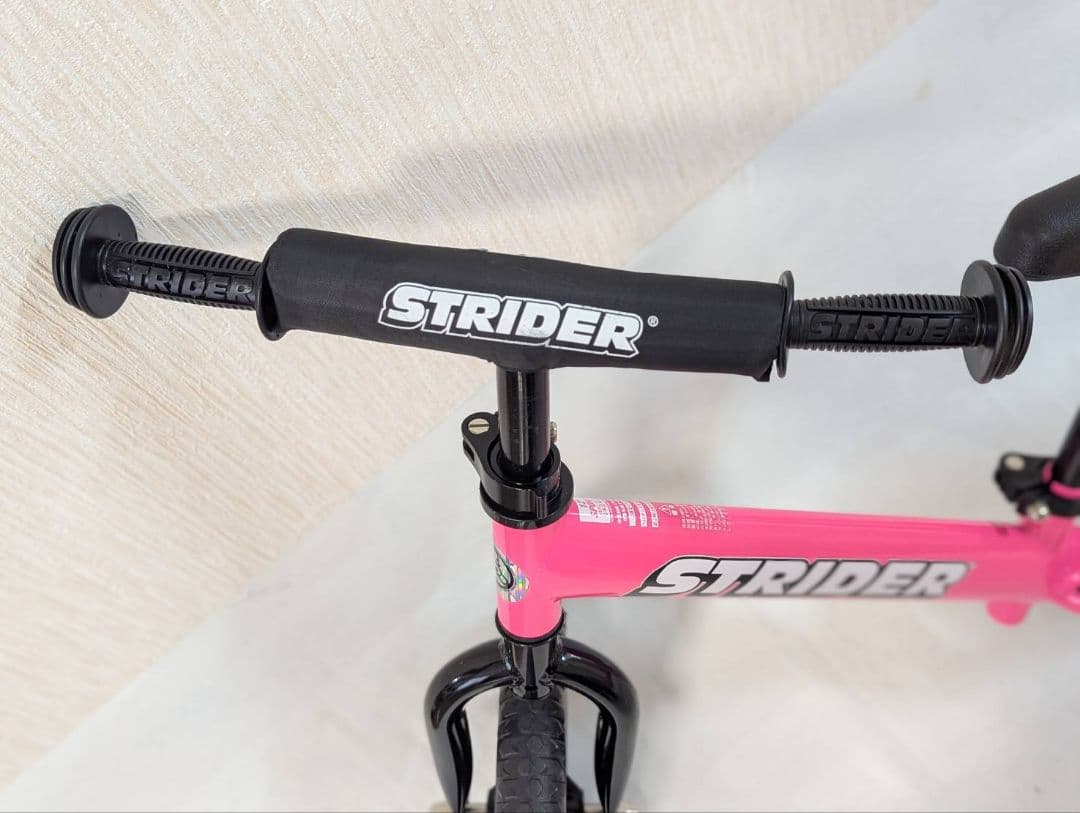 美品 ストライダー スポーツタイプ 12インチ ピンク キックバイク