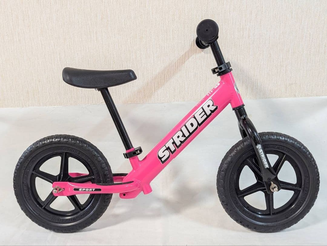 美品 ストライダー スポーツタイプ 12インチ ピンク キックバイク