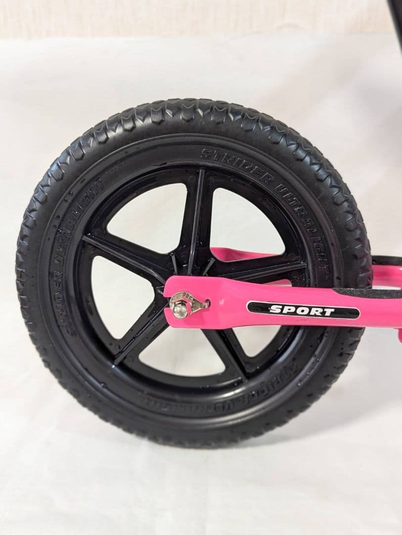美品 ストライダー スポーツタイプ 12インチ ピンク キックバイク
